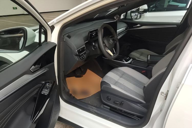 Used Volkswagen ID.4 CROZZ 2025 Pure Edition Driver Seat