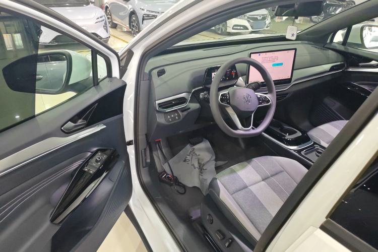 Used Volkswagen ID.4 CROZZ 2025 Pure Edition Driver Seat