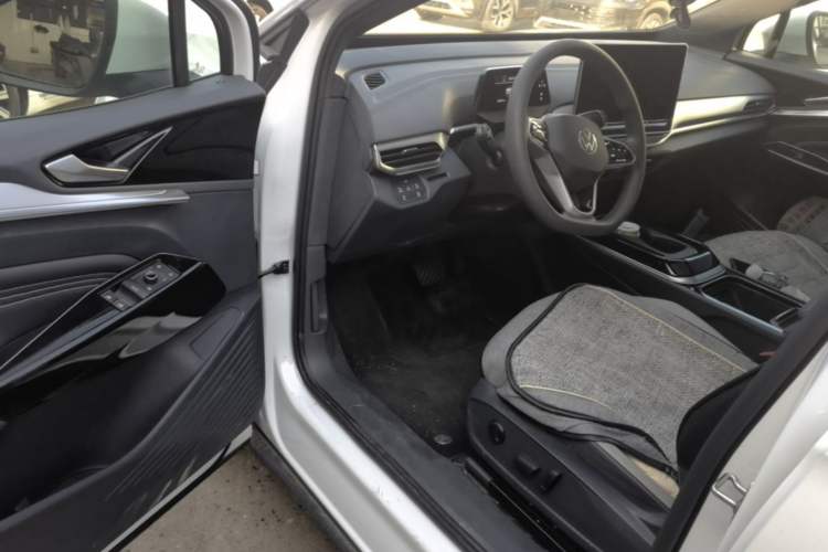 Used Volkswagen ID.4 CROZZ 2025 Pure Edition Driver Seat