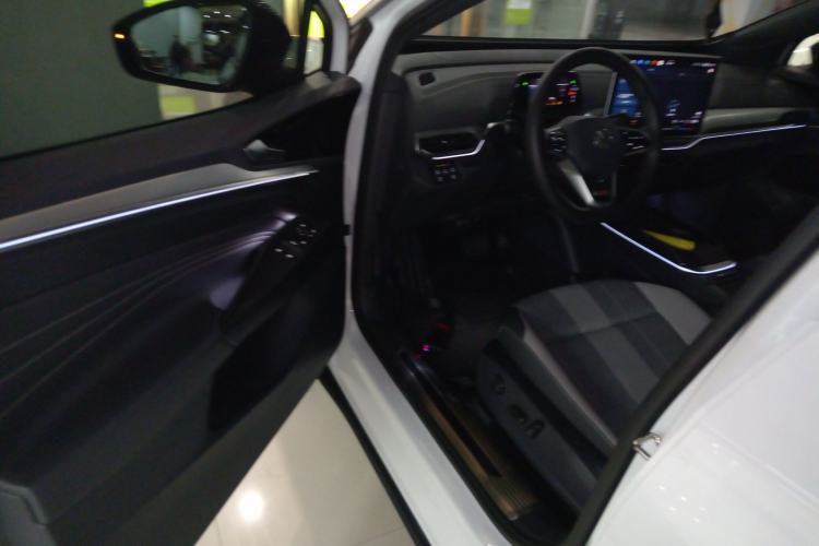 Used Volkswagen ID.4 CROZZ 2025 Pure Edition Driver Seat