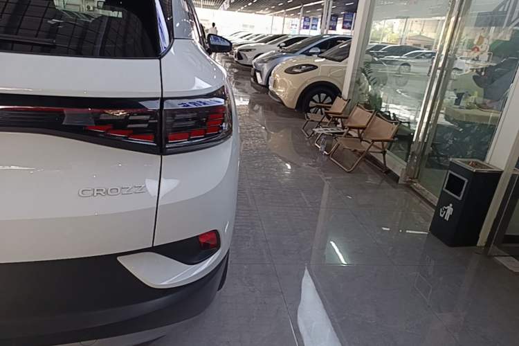 Used Volkswagen ID.4 CROZZ 2025 Pure Edition Exterior 2