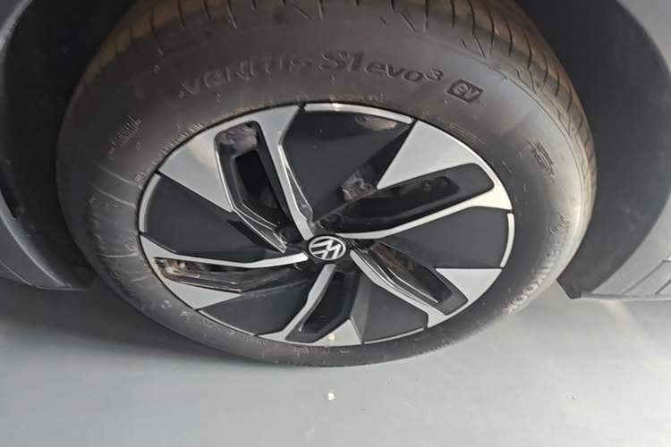 Used Volkswagen ID.4 CROZZ 2025 Pure Edition Exterior 4