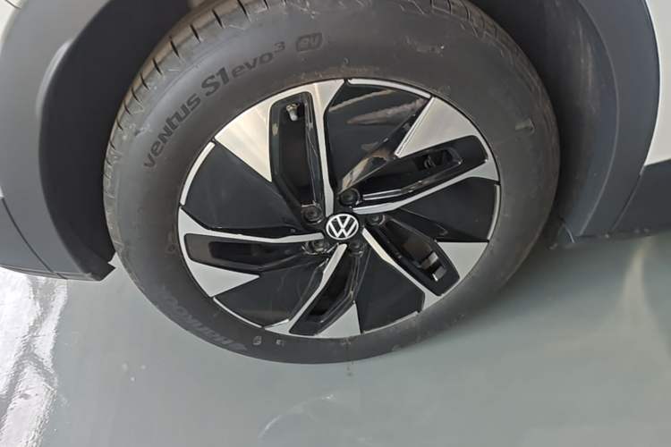 Used Volkswagen ID.4 CROZZ 2025 Pure Edition Exterior 5