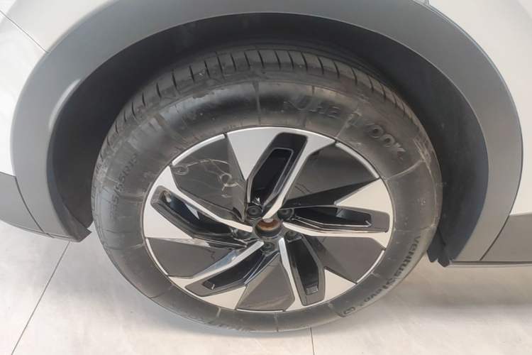 Used Volkswagen ID.4 CROZZ 2025 Pure Edition Exterior 5