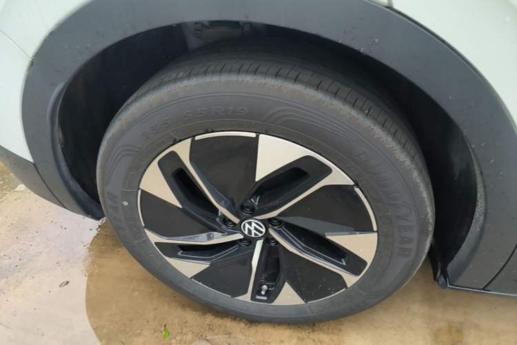 Used Volkswagen ID.4 CROZZ 2025 Pure Edition Exterior 5