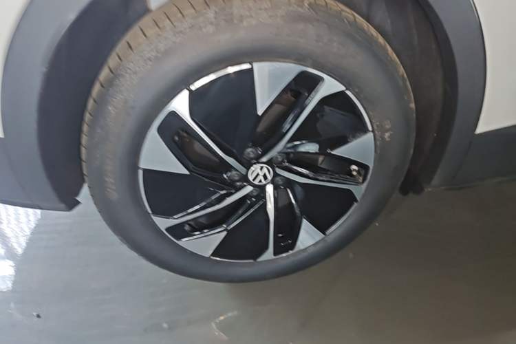 Used Volkswagen ID.4 CROZZ 2025 Pure Edition Exterior 5