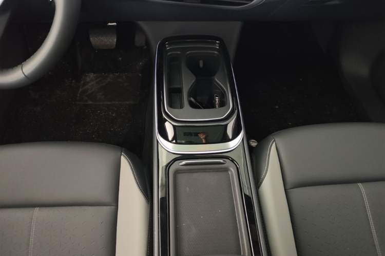 Used Volkswagen ID.4 CROZZ 2025 Pure Edition Gear Lever