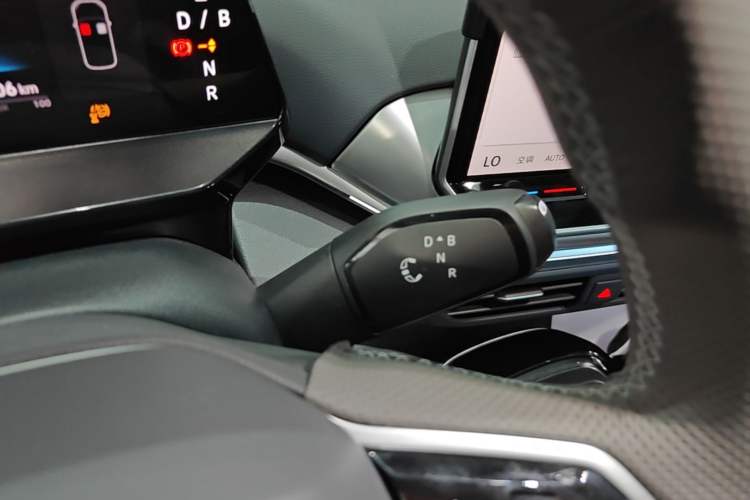 Used Volkswagen ID.4 CROZZ 2025 Pure Edition Gear Lever