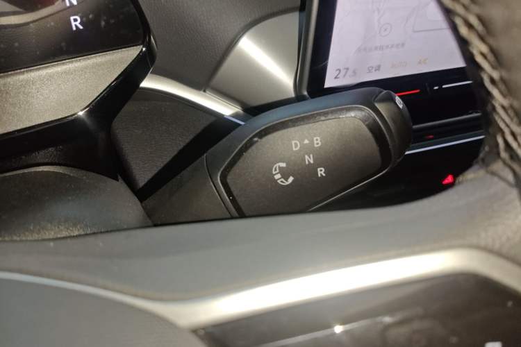 Used Volkswagen ID.4 CROZZ 2025 Pure Edition Gear Lever