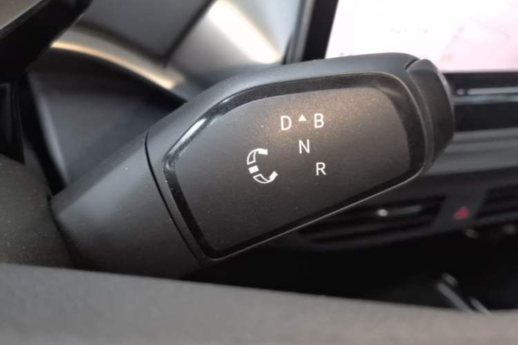 Used Volkswagen ID.4 CROZZ 2025 Pure Edition Gear Lever