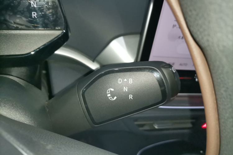Used Volkswagen ID.4 CROZZ 2025 Pure Edition Gear Lever