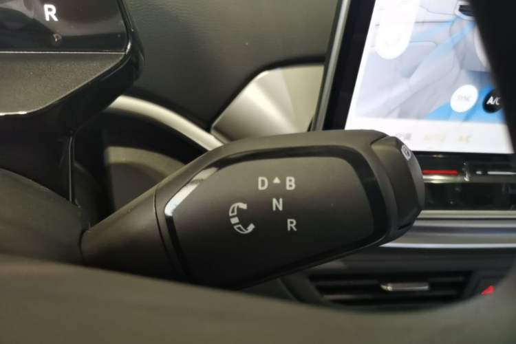 Used Volkswagen ID.4 CROZZ 2025 Pure Edition Gear Lever
