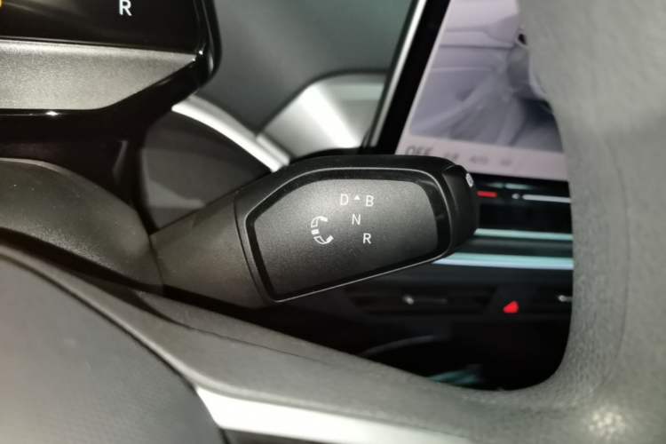 Used Volkswagen ID.4 CROZZ 2025 Pure Edition Gear Lever