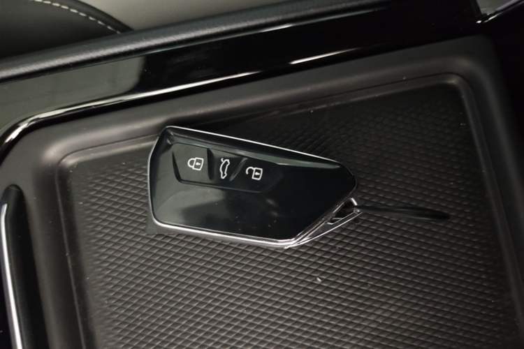 Used Volkswagen ID.4 CROZZ 2025 Pure Edition Interior 1