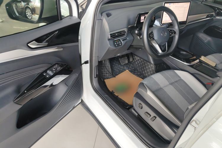 Used Volkswagen ID.4 CROZZ 2025 Pure Edition Interior 3