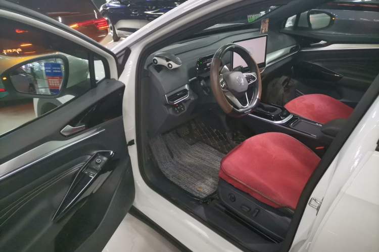 Used Volkswagen ID.4 CROZZ 2025 Pure Edition Interior 3