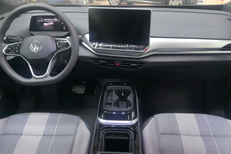 Used Volkswagen ID.4 CROZZ 2025 Pure Edition Interior 3