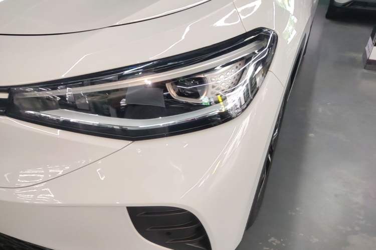 Used Volkswagen ID.4 CROZZ 2025 Pure Edition Left Front Headlight