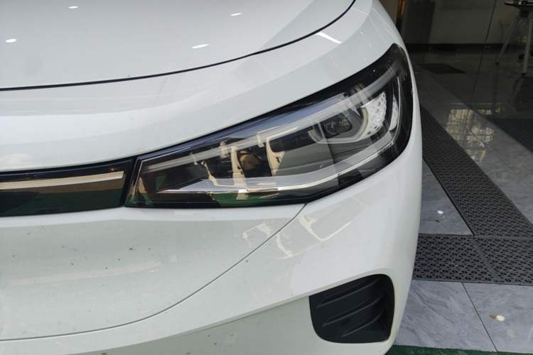 Used Volkswagen ID.4 CROZZ 2025 Pure Edition Left Front Headlight