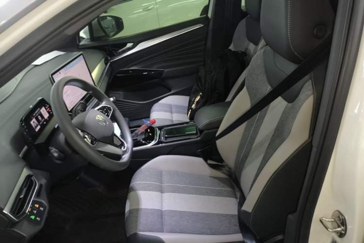 Used Volkswagen ID.4 CROZZ 2025 Pure Edition Left Front Seat