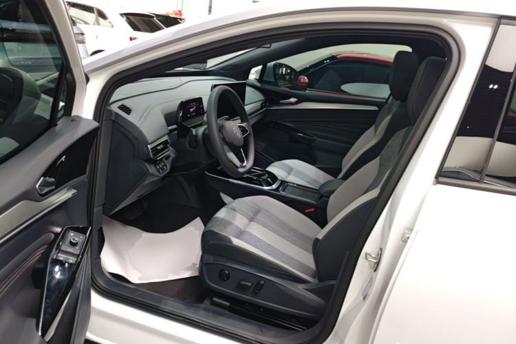Used Volkswagen ID.4 CROZZ 2025 Pure Edition Left Front Seat