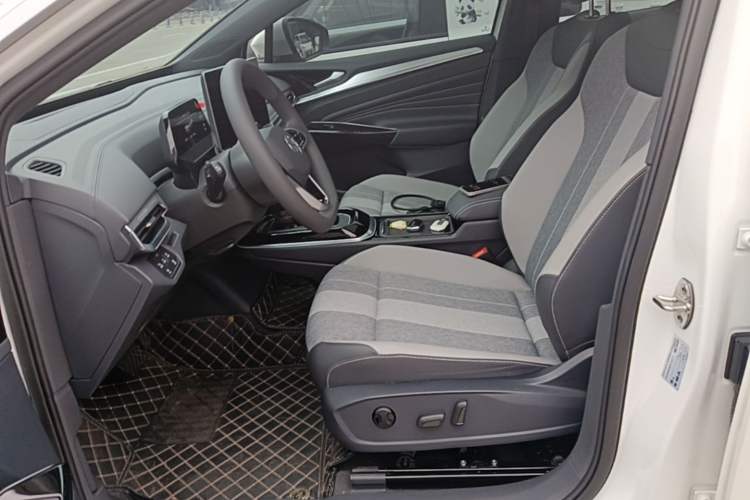 Used Volkswagen ID.4 CROZZ 2025 Pure Edition Left Front Seat