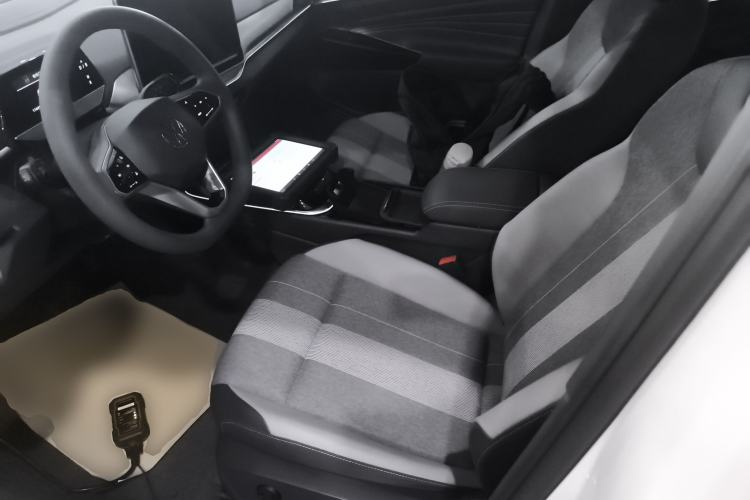 Used Volkswagen ID.4 CROZZ 2025 Pure Edition Left Front Seat