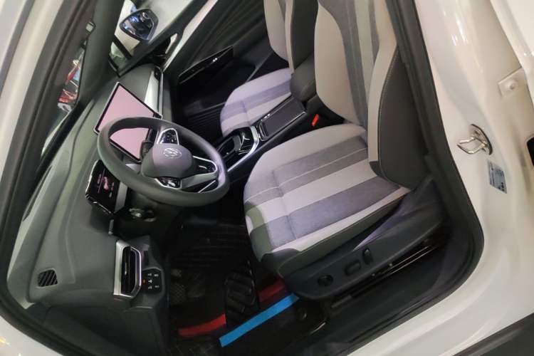 Used Volkswagen ID.4 CROZZ 2025 Pure Edition Left Front Seat