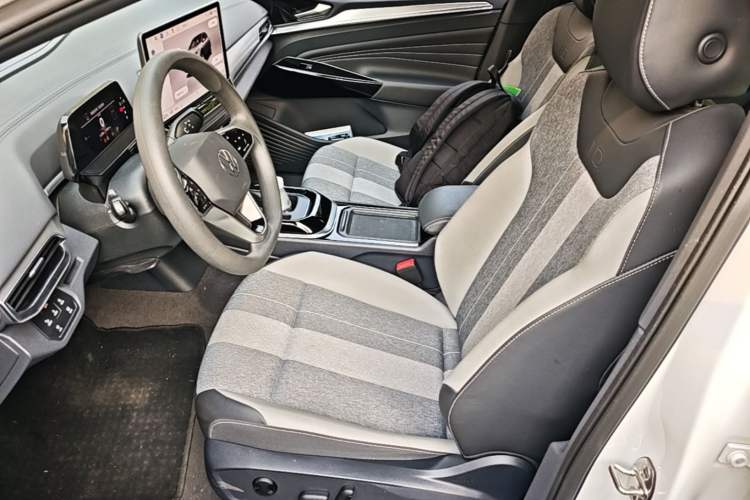 Used Volkswagen ID.4 CROZZ 2025 Pure Edition Left Front Seat