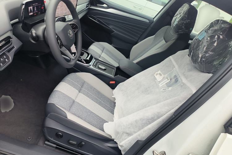 Used Volkswagen ID.4 CROZZ 2025 Pure Edition Left Front Seat