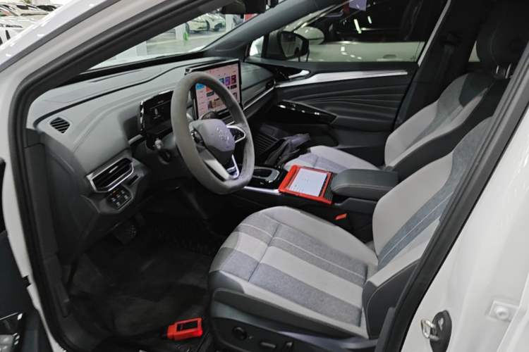 Used Volkswagen ID.4 CROZZ 2025 Pure Edition Left Front Seat