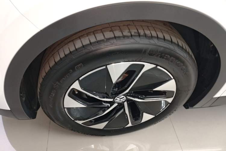 Used Volkswagen ID.4 CROZZ 2025 Pure Edition Left Front Wheel Hub