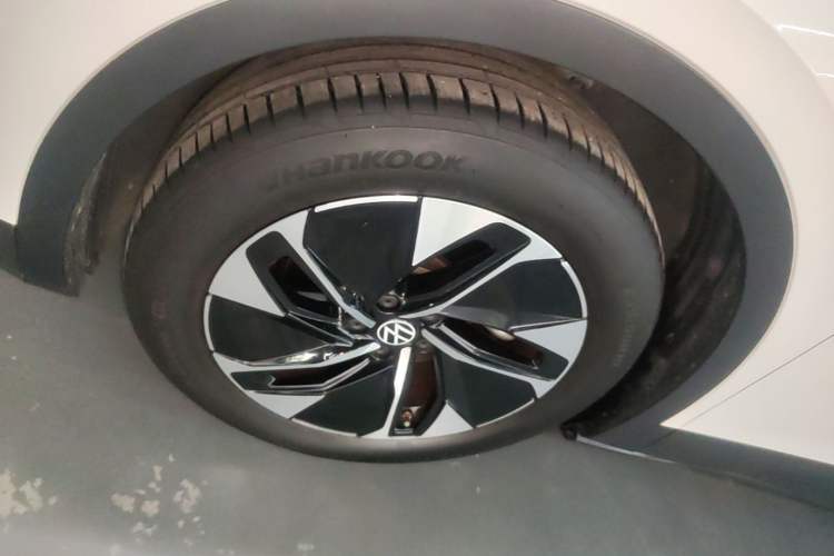 Used Volkswagen ID.4 CROZZ 2025 Pure Edition Left Front Wheel Hub