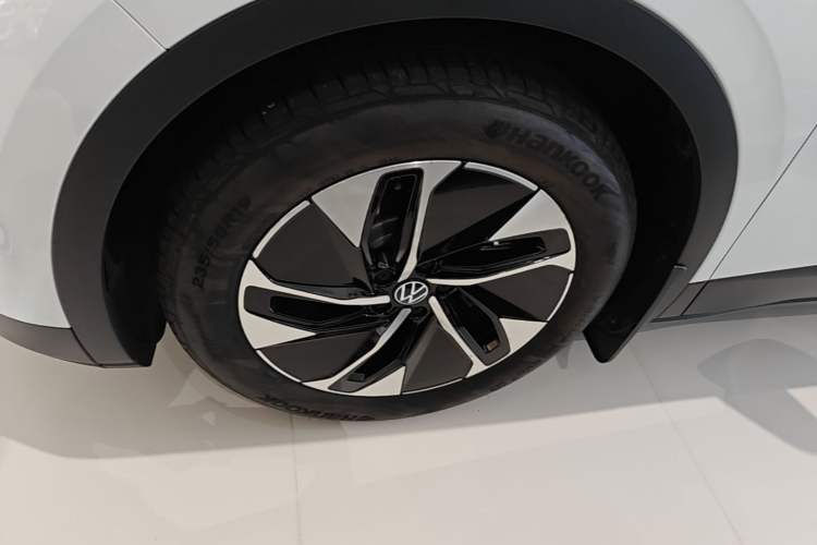 Used Volkswagen ID.4 CROZZ 2025 Pure Edition Left Front Wheel Hub
