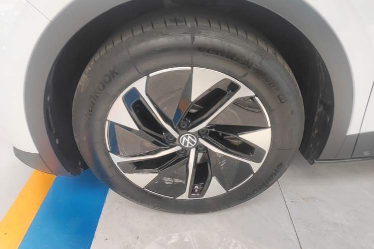 Used Volkswagen ID.4 CROZZ 2025 Pure Edition Left Front Wheel Hub