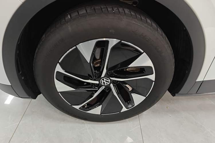 Used Volkswagen ID.4 CROZZ 2025 Pure Edition Left Front Wheel Hub