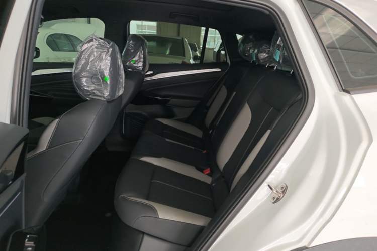 Used Volkswagen ID.4 CROZZ 2025 Pure Edition Left Rear Seat