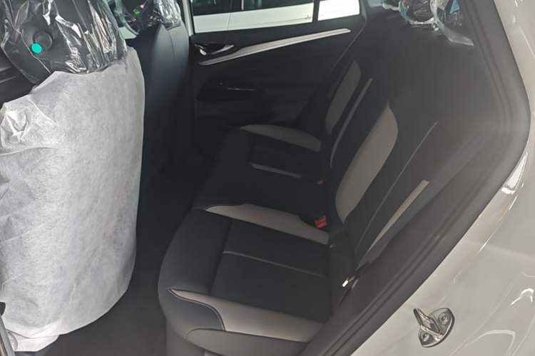 Used Volkswagen ID.4 CROZZ 2025 Pure Edition Left Rear Seat