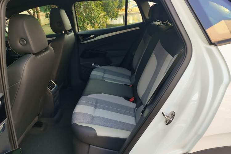 Used Volkswagen ID.4 CROZZ 2025 Pure Edition Left Rear Seat