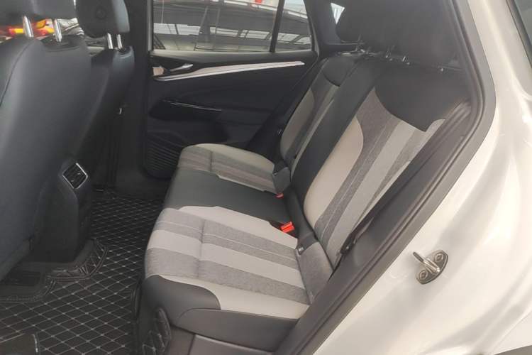 Used Volkswagen ID.4 CROZZ 2025 Pure Edition Left Rear Seat