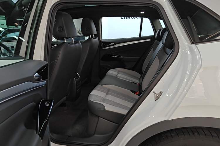 Used Volkswagen ID.4 CROZZ 2025 Pure Edition Left Rear Seat