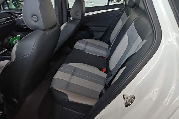 Used Volkswagen ID.4 CROZZ 2025 Pure Edition Left Rear Seat