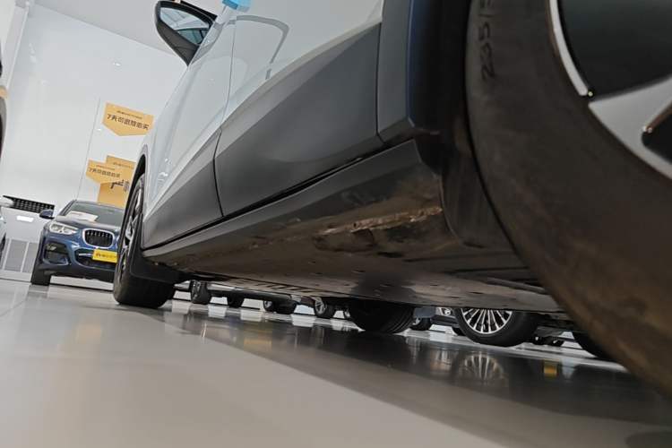 Used Volkswagen ID.4 CROZZ 2025 Pure Edition Left Side Sill