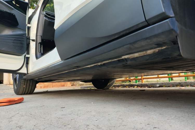 Used Volkswagen ID.4 CROZZ 2025 Pure Edition Left Side Sill