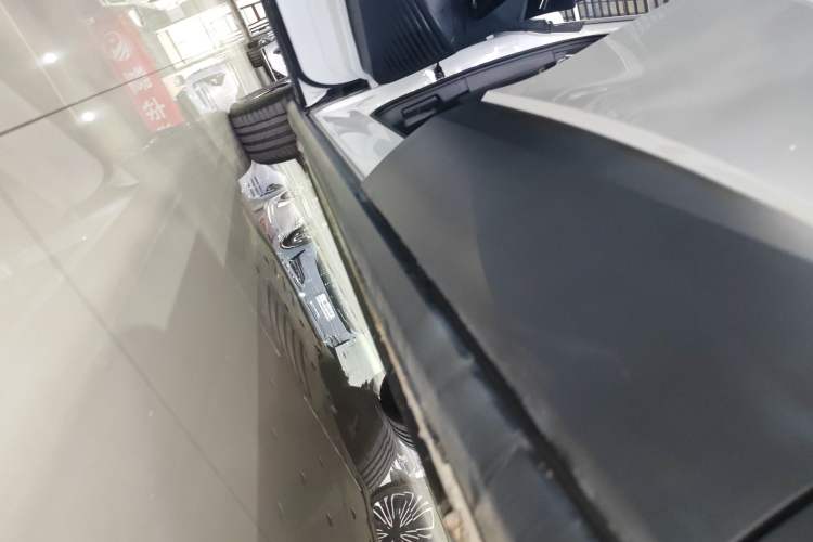 Used Volkswagen ID.4 CROZZ 2025 Pure Edition Left Side Sill