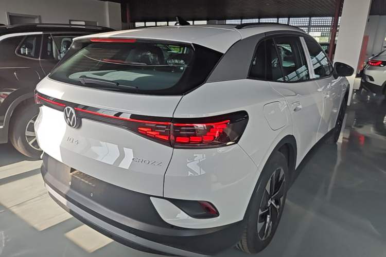 Used Volkswagen ID.4 CROZZ 2025 Pure Edition Rear Right 45 Deg