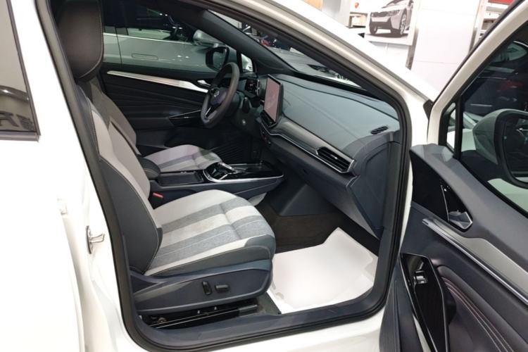 Used Volkswagen ID.4 CROZZ 2025 Pure Edition Right Front Seat