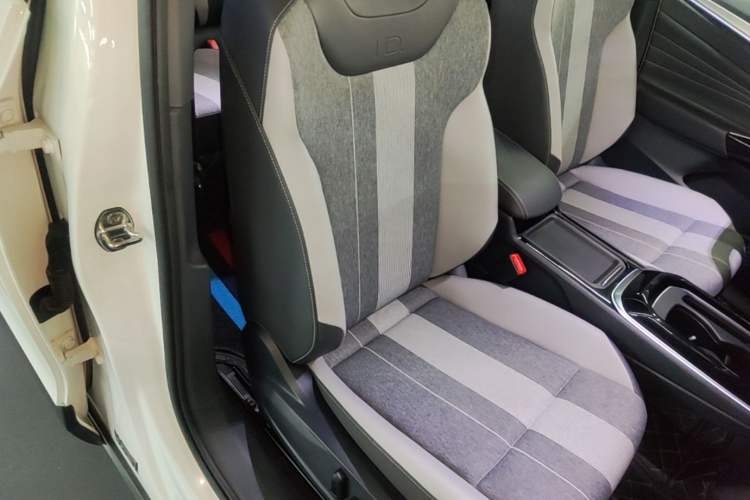 Used Volkswagen ID.4 CROZZ 2025 Pure Edition Right Front Seat