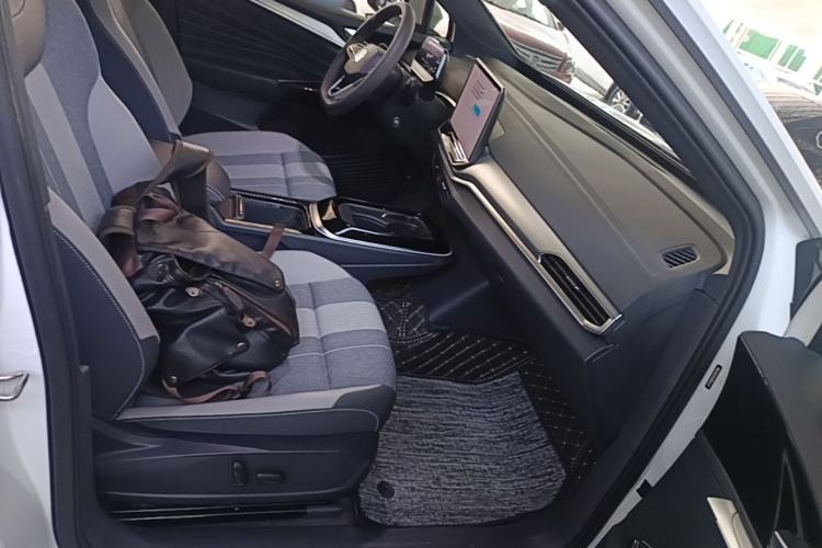 Used Volkswagen ID.4 CROZZ 2025 Pure Edition Right Front Seat