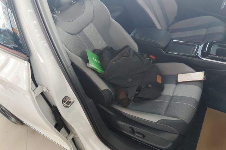 Used Volkswagen ID.4 CROZZ 2025 Pure Edition Right Front Seat